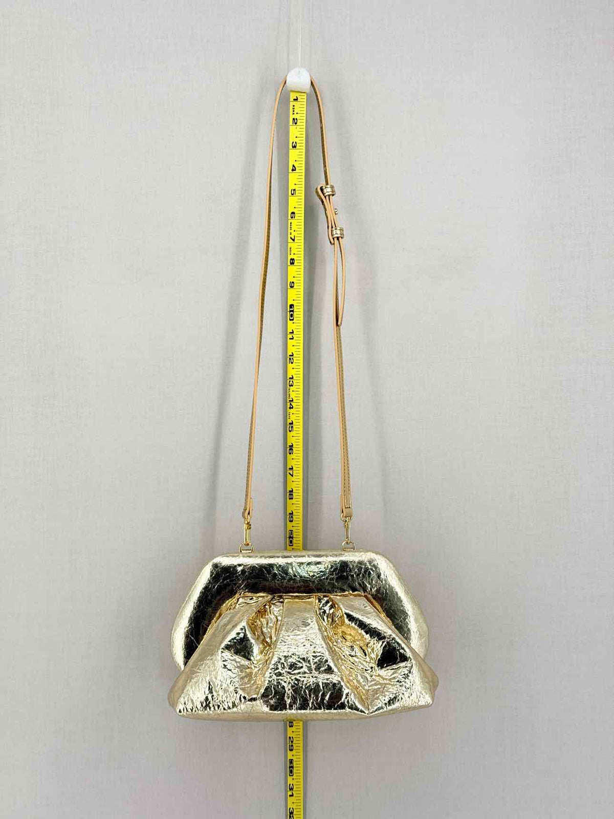 THEMOIRE Gea Pineapple Metallic Gold Clutch