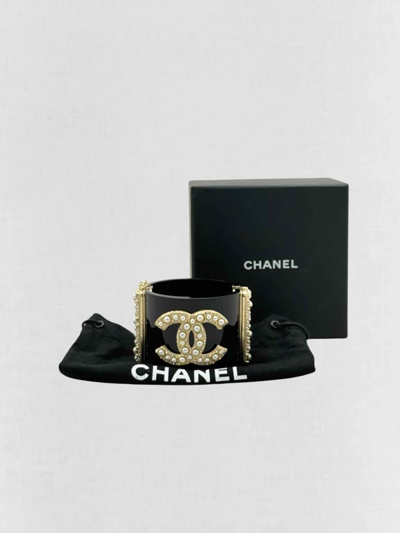 CHANEL Fashion Cuff