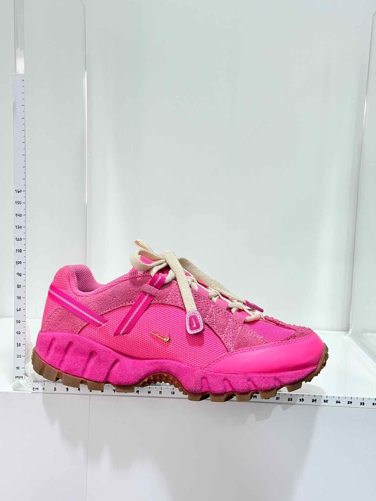 NIKE Air Humara LX Pink Size EU 36.5 Sneakers