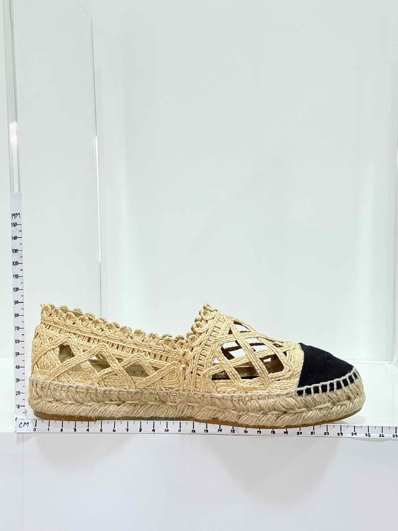 CHANEL Espadrilles Beige & Black Size EU 38 Flats