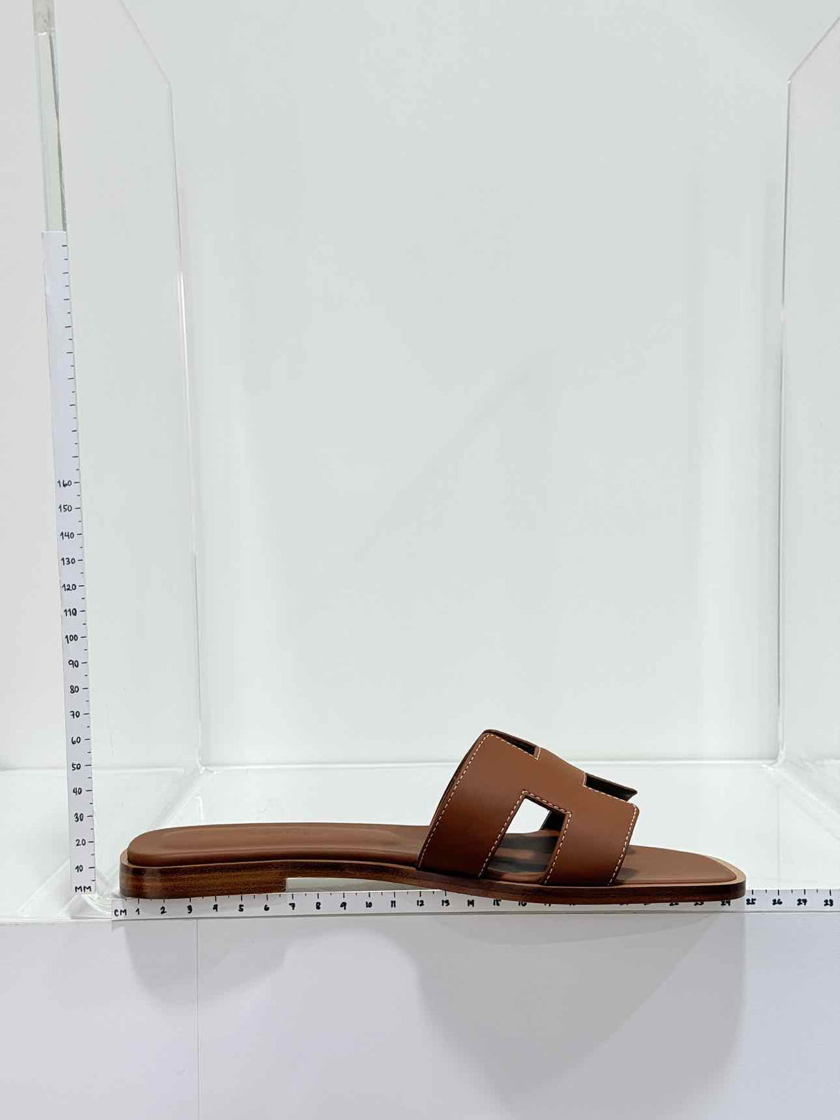 HERMES ORAN Gold Size EU 37.5 Sandals