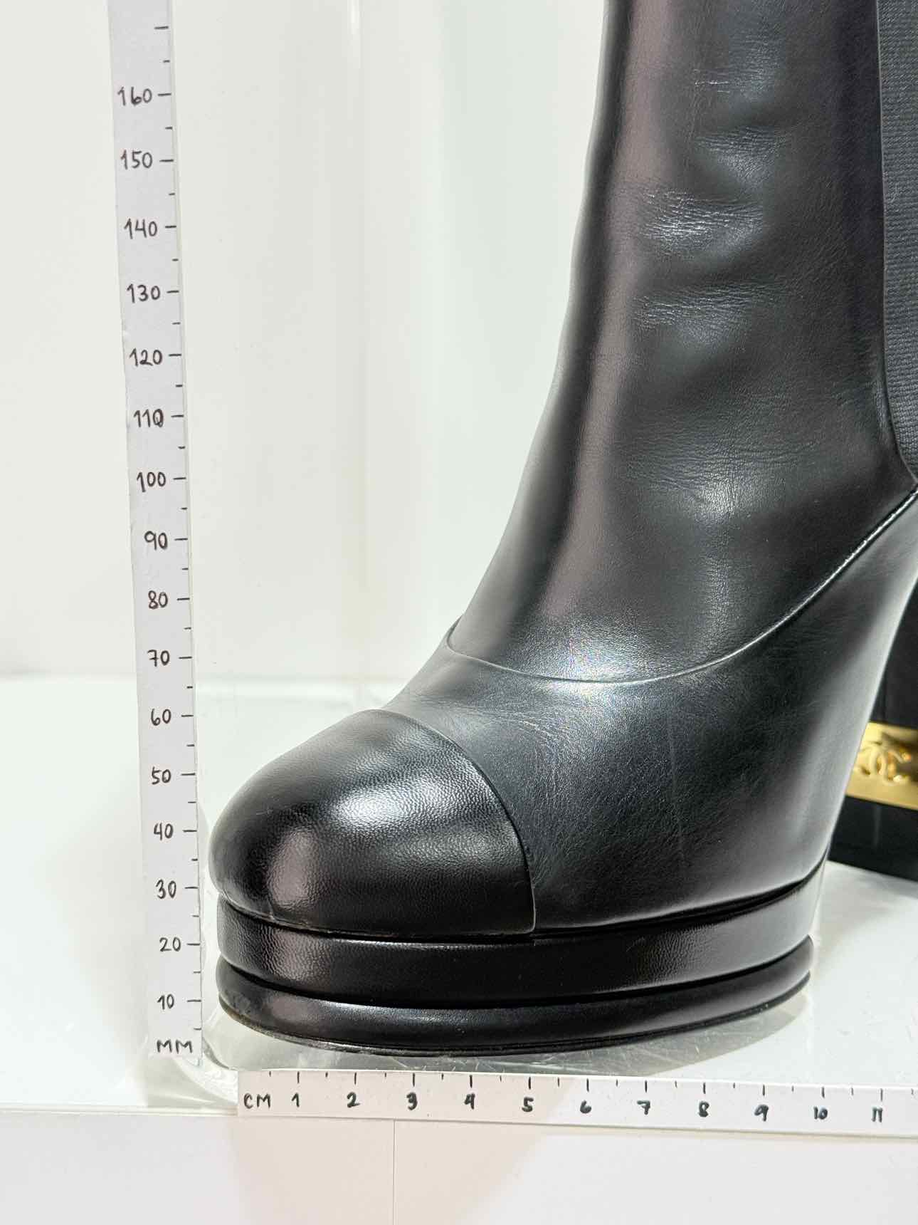 CHANEL Chelsea Black Size EU 39.5 Ankle Boots