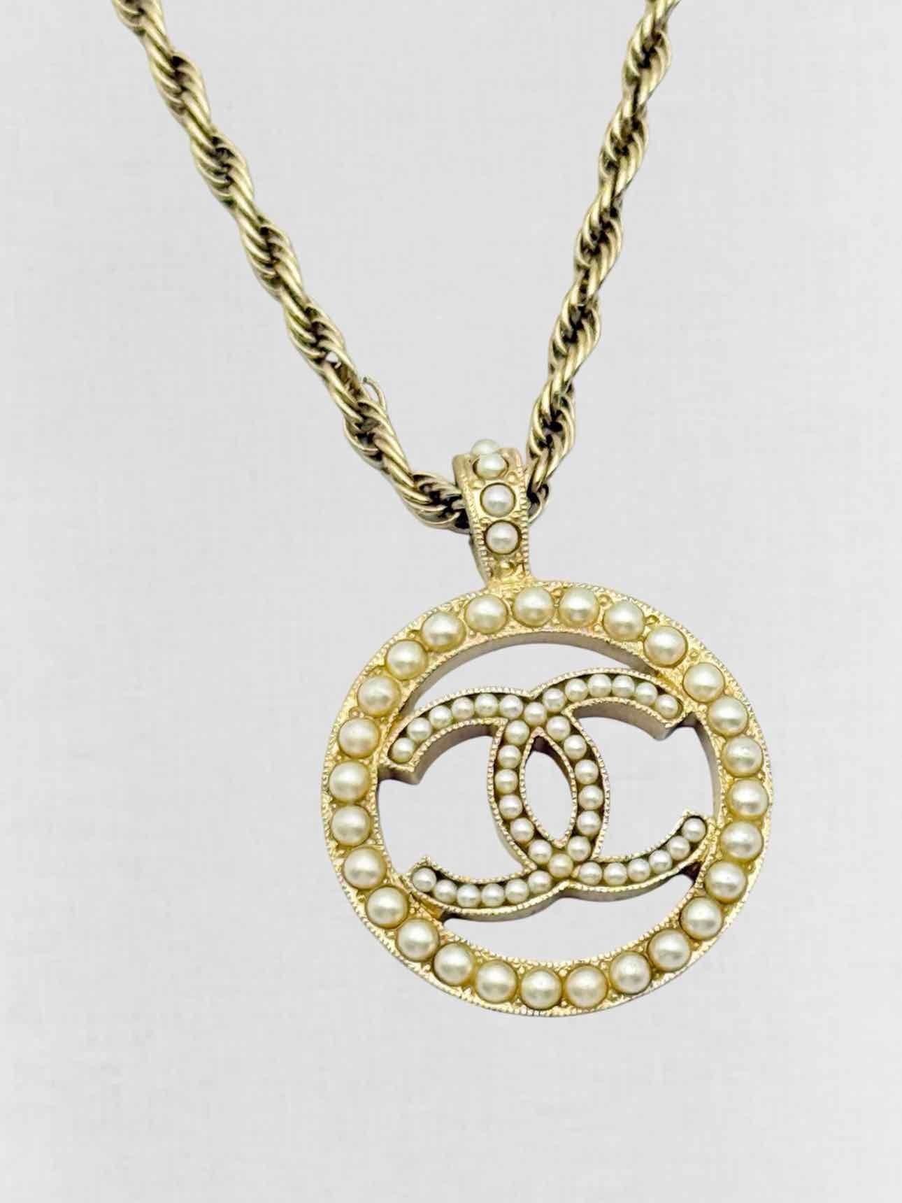 CHANEL Fashion Necklace