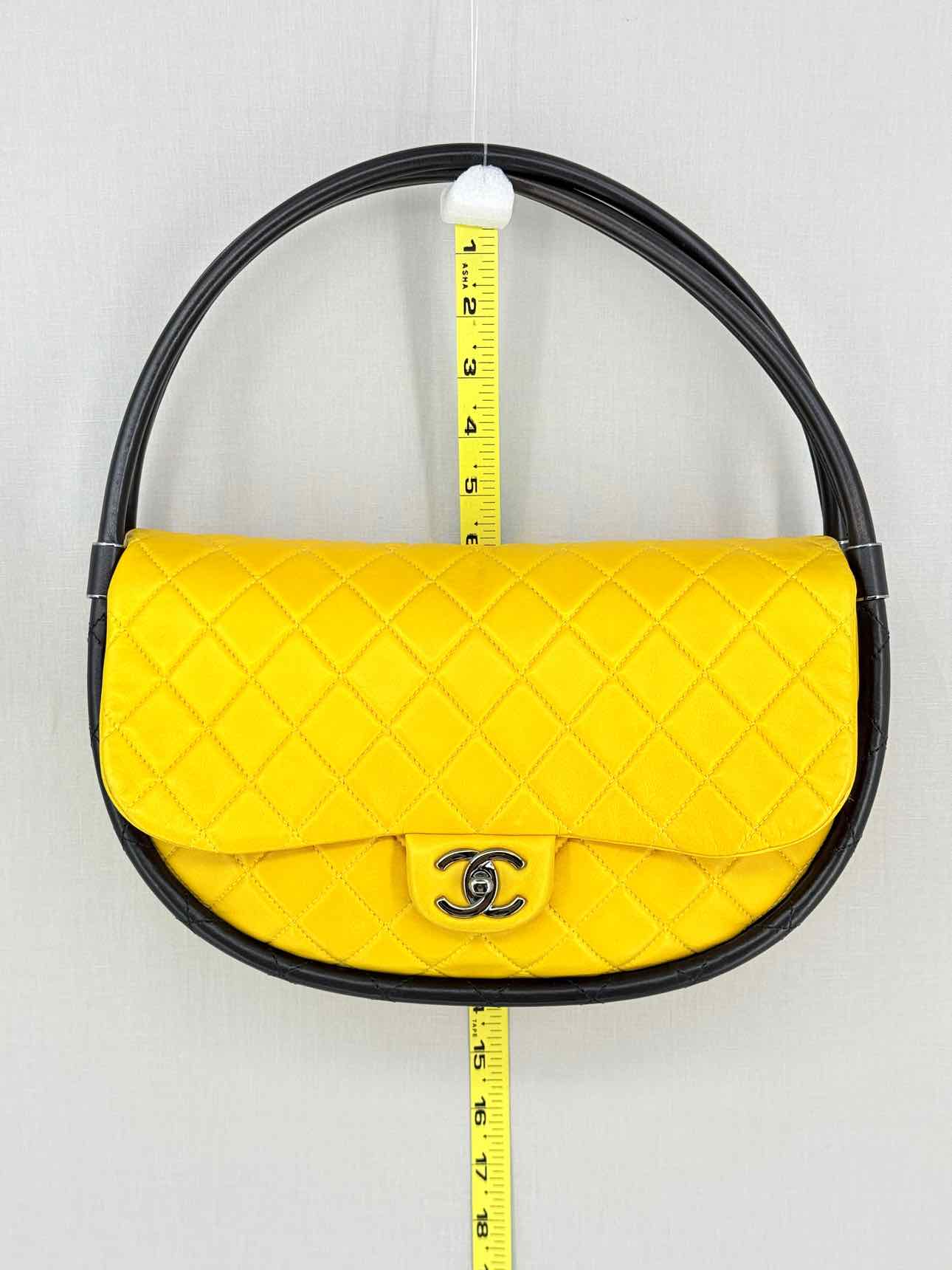 CHANEL Hula Hoop Yellow & Black Quilted Shoulder Bag