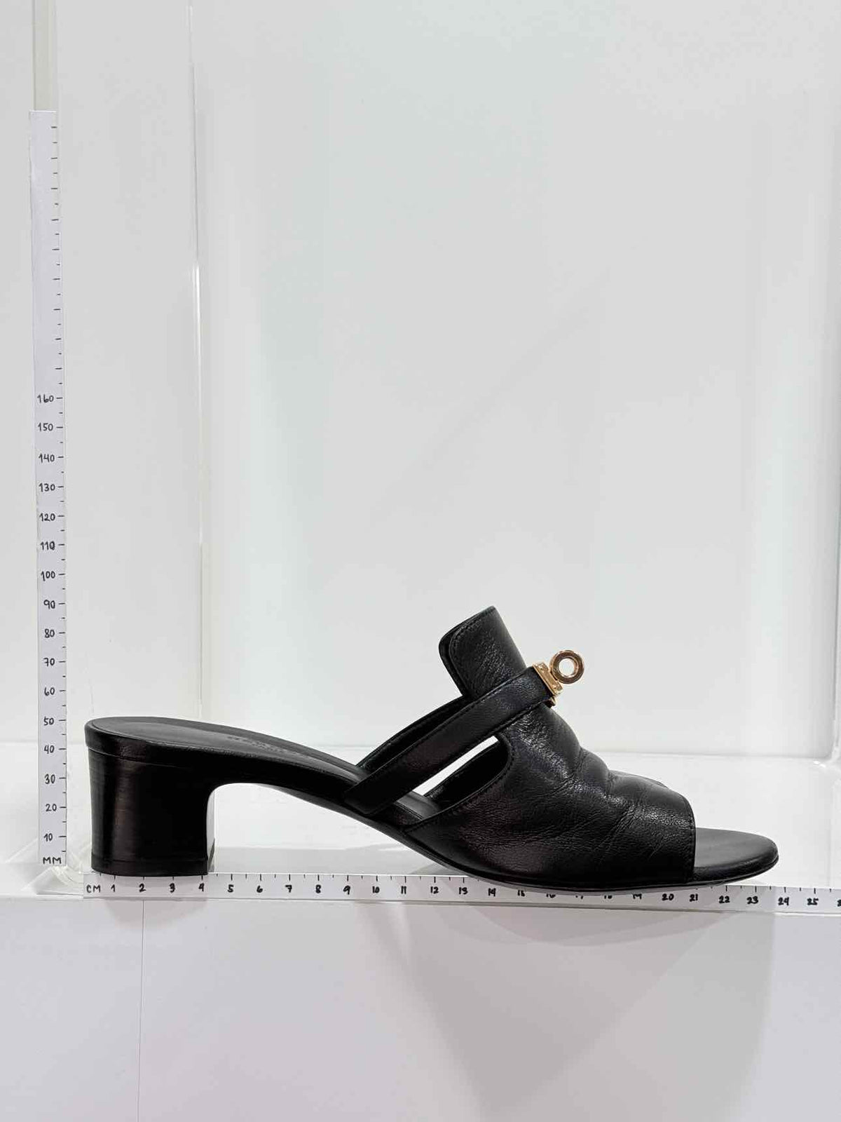 HERMES Candy Black Size EU 38 Mules