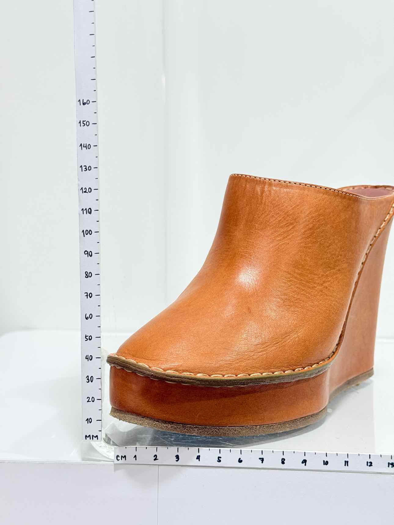 CHLOE Mule Clogs Tan Size EU 40 Wedges