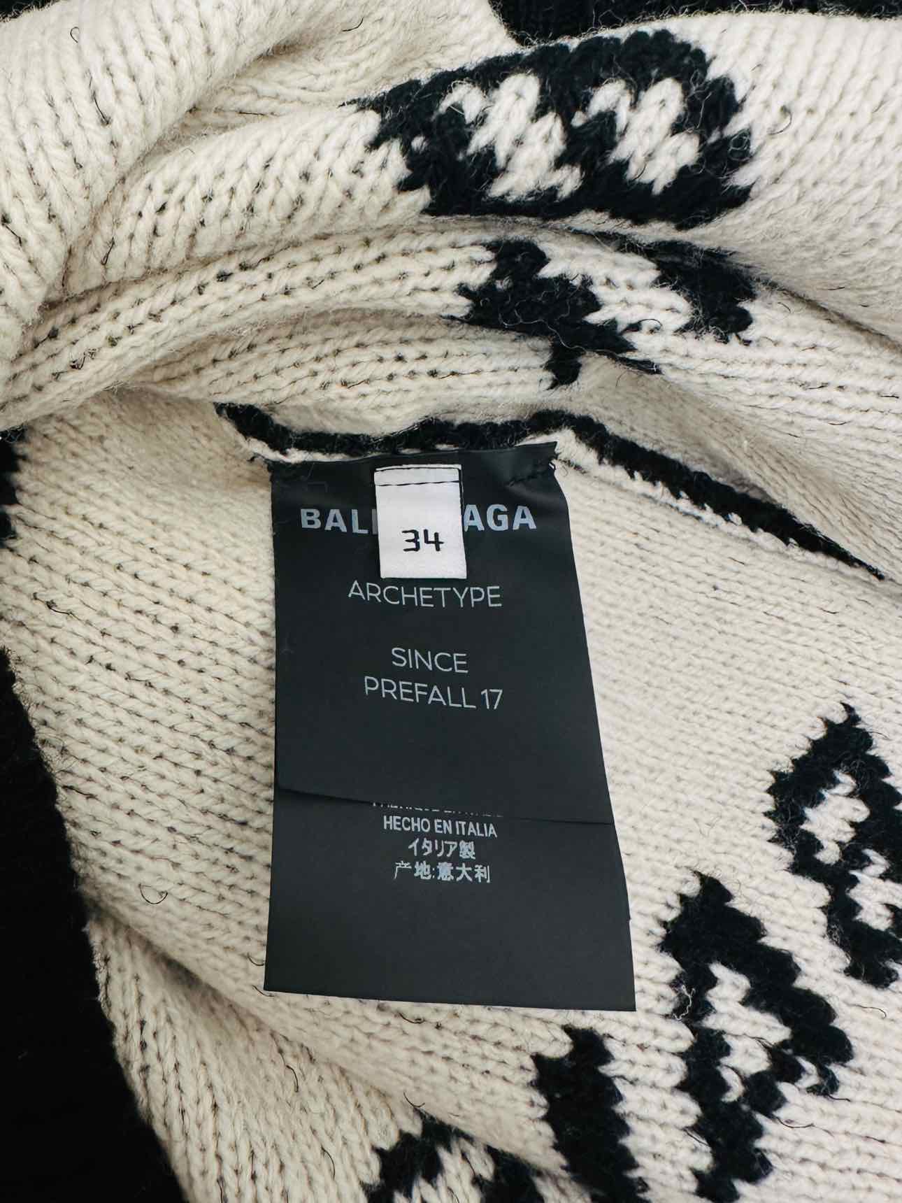 BALENCIAGA Black & White Size US 2 Sweater