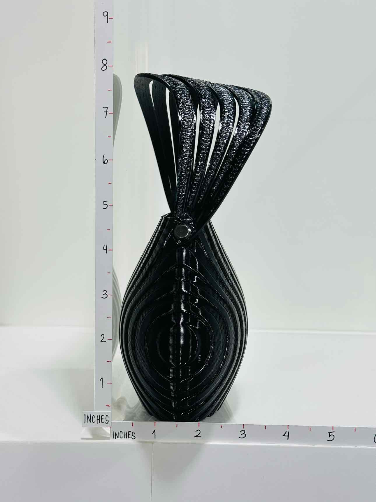 TOUCHLESS Gem Black Clutch