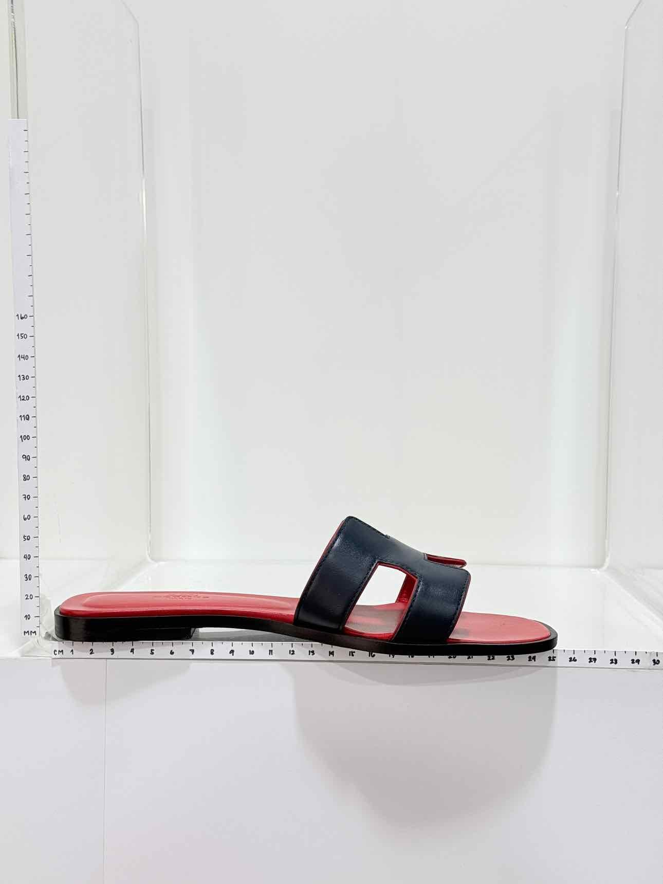 HERMES ORAN Black Size EU 39 Sandals