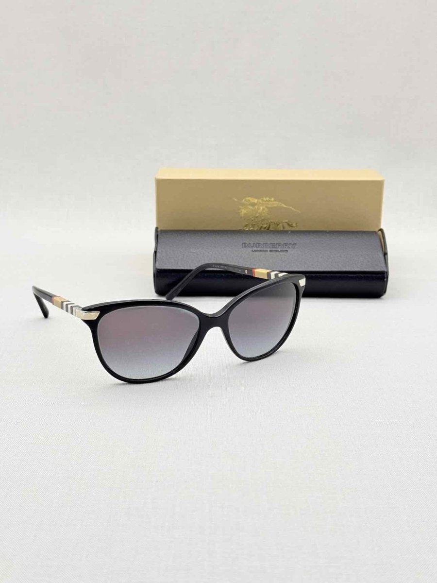 Pre - loved BURBERRY Black Sunglasses at Reems Closet
