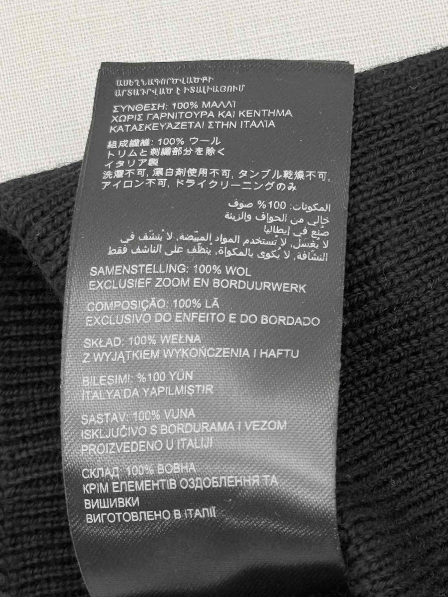 Pre - loved CANADA GOOSE Black Headband at Reems Closet