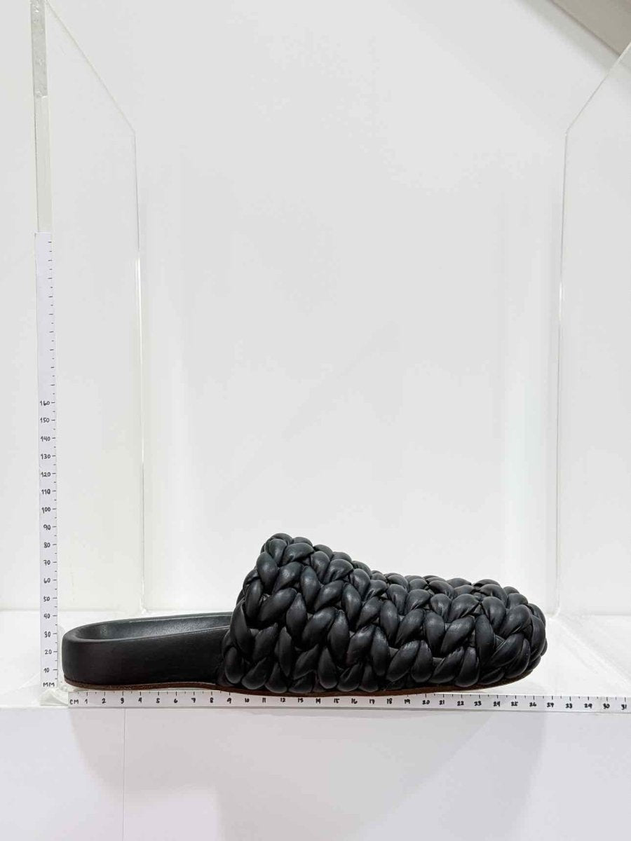 Pre-loved CHLOE Kacey Black Size EU 39 Mules at Reems Closet