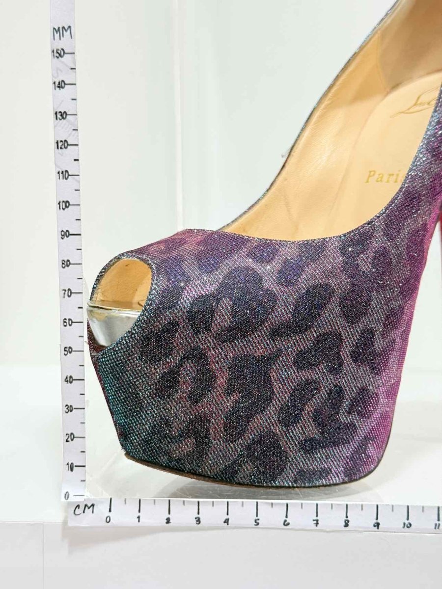 Pre - loved CHRISTIAN LOUBOUTIN Blue Multicolor Size EU 39.5 Pumps at Reems Closet