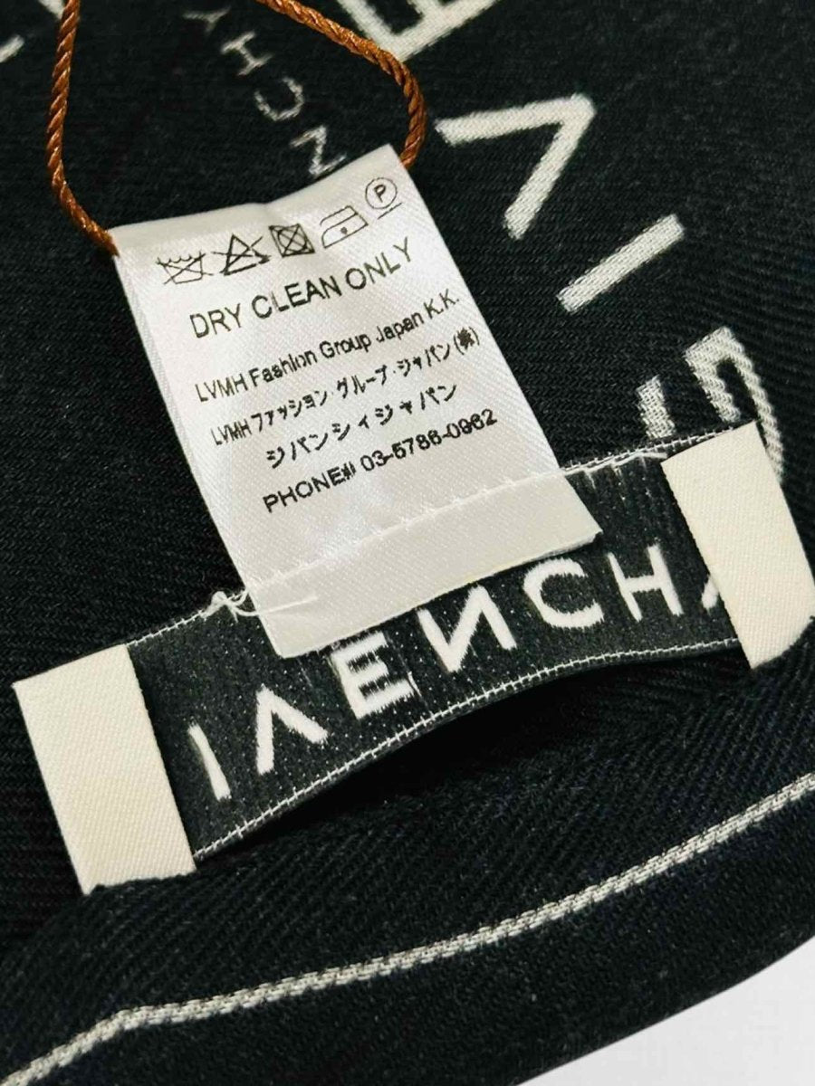Pre - loved GIVENCHY Black & White Scarf at Reems Closet