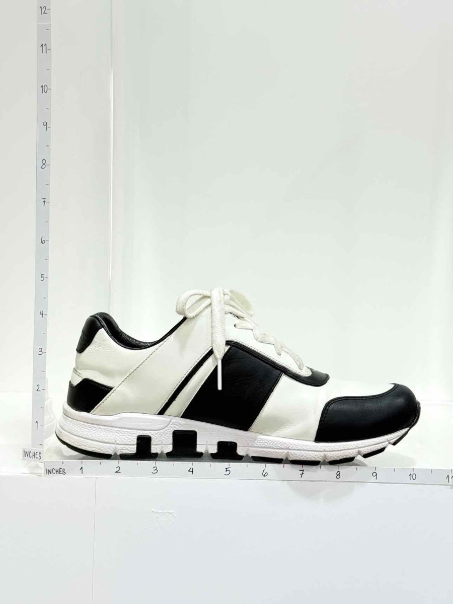 Pre - loved GUCCI Black & White EU 37 Sneakers at Reems Closet