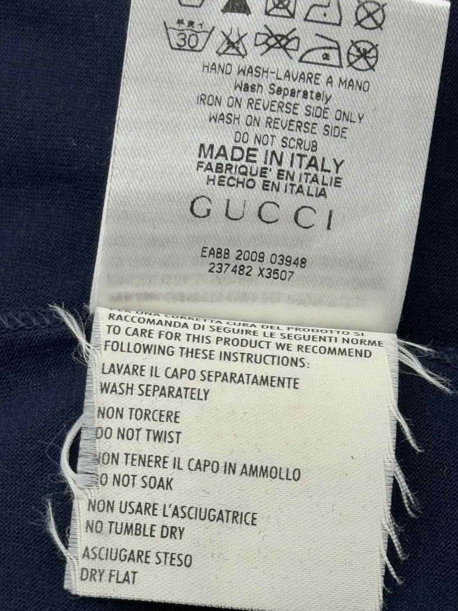 Pre - loved GUCCI Navy Blue Size Small T-shirt at Reems Closet