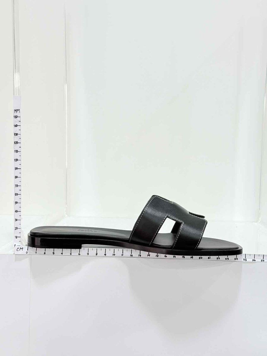 Pre - loved HERMES ORAN Black Size EU 38.5 Sandals at Reems Closet
