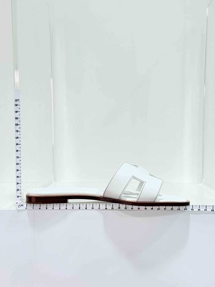 Pre - loved HERMES ORAN White Size EU 38.5 Sandals at Reems Closet