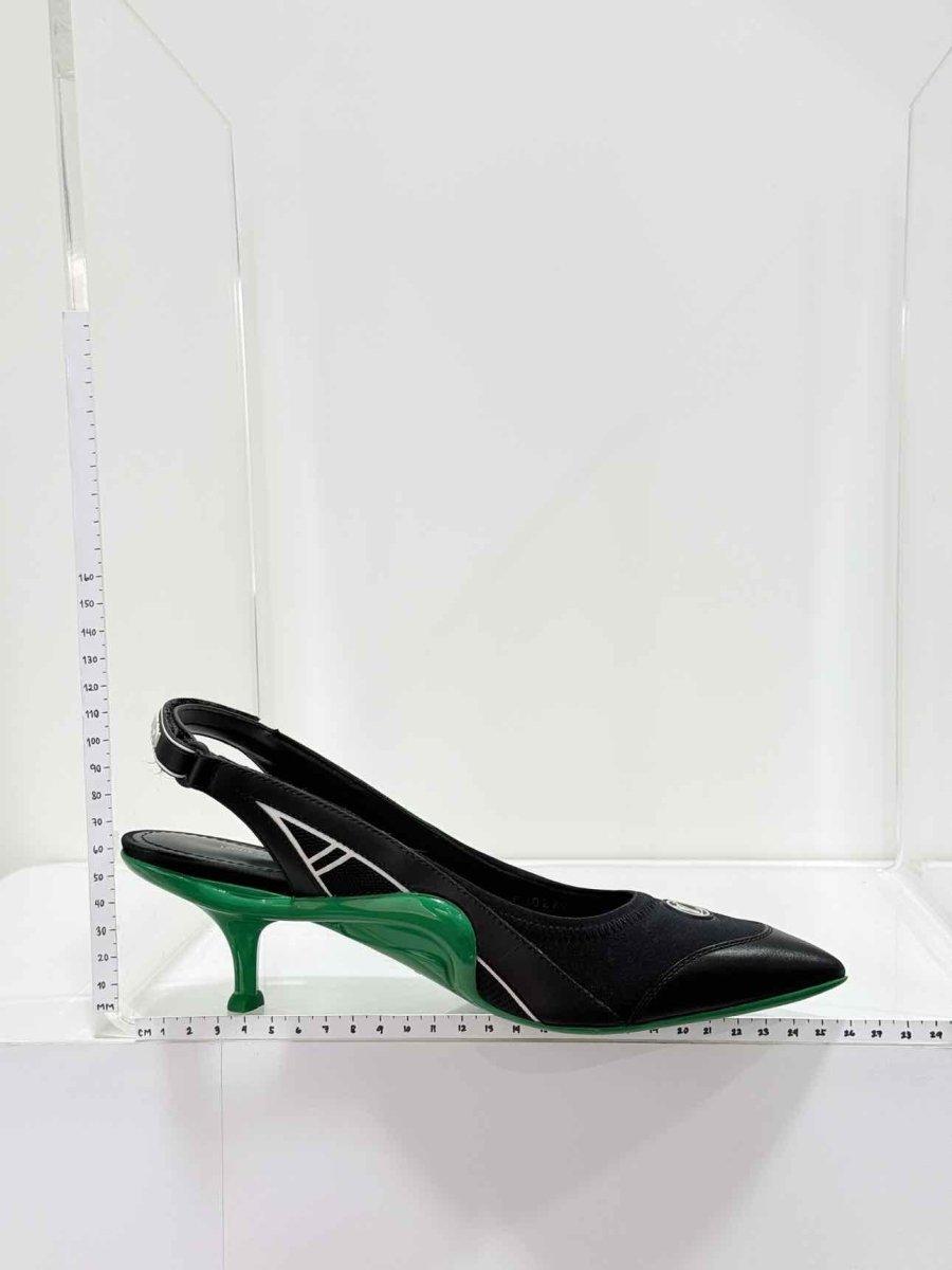 Pre-loved LOUIS VUITTON Archlight Black Size EU 39 Pumps at Reems Closet