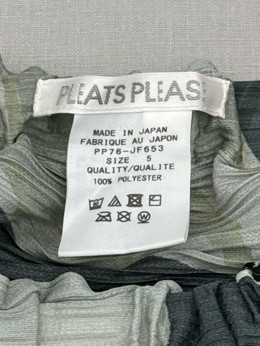 Pre - loved PLEATS PLEASE ISSEY MIYAKE Bounce Printed Pants XXLarge at Reems Closet