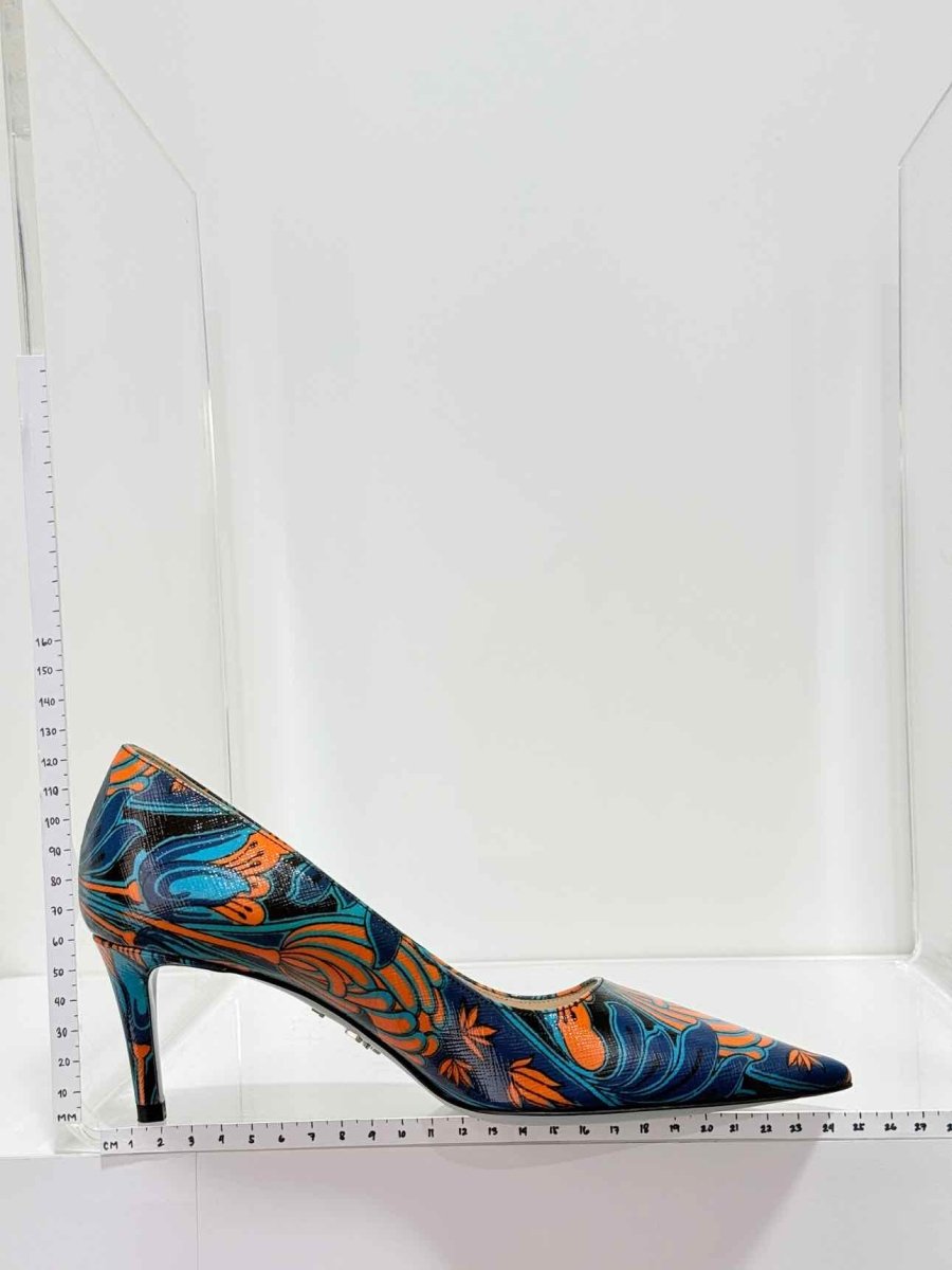 Pre - loved PRADA Fall/Winter 2003 Blue Multicolor Size EU 36 Pumps at Reems Closet