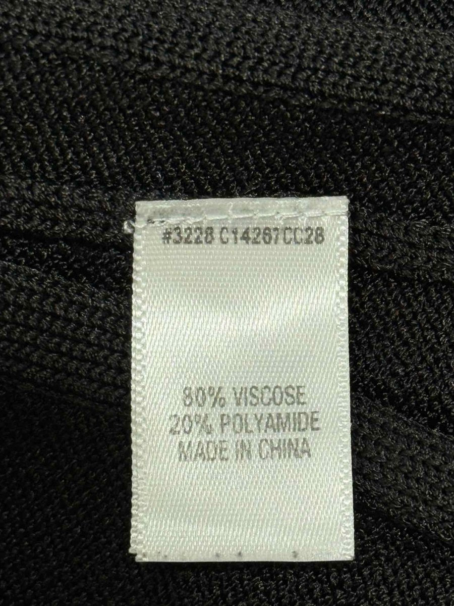 Pre - loved ST. JOHN Ribbed Black Size Large Jumper at Reems Closet