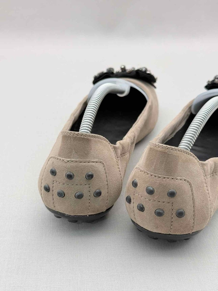 Pre-loved TOD'S Scrunch Nude Size EU 38.5 Ballet Flats at Reems Closet