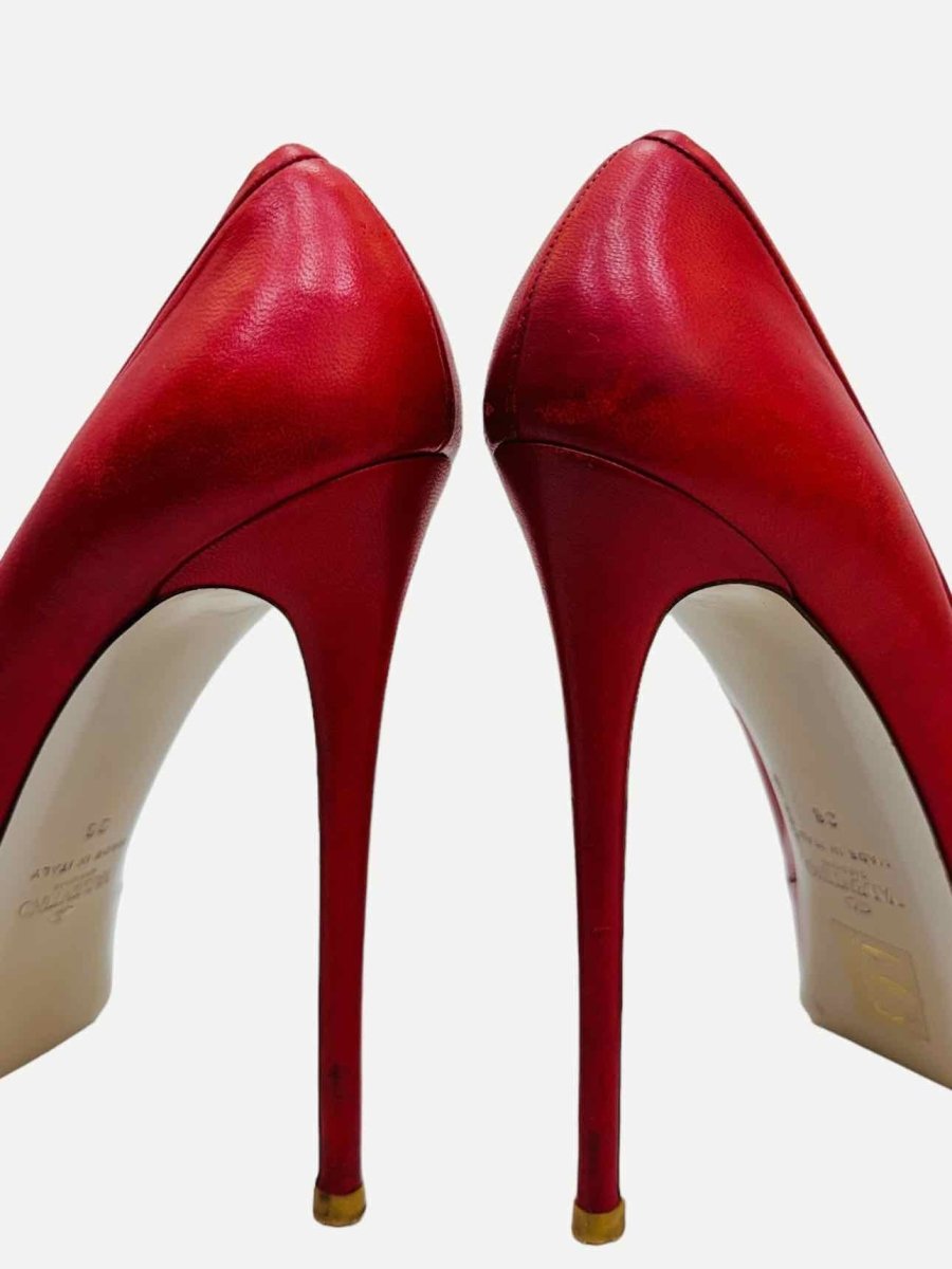 Pre - loved VALENTINO Red Pumps 38 at Reems Closet