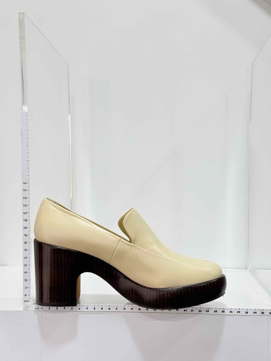 Pre - loved VINCE Narissa Cream Size EU 38.5 Loafers at Reems Closet