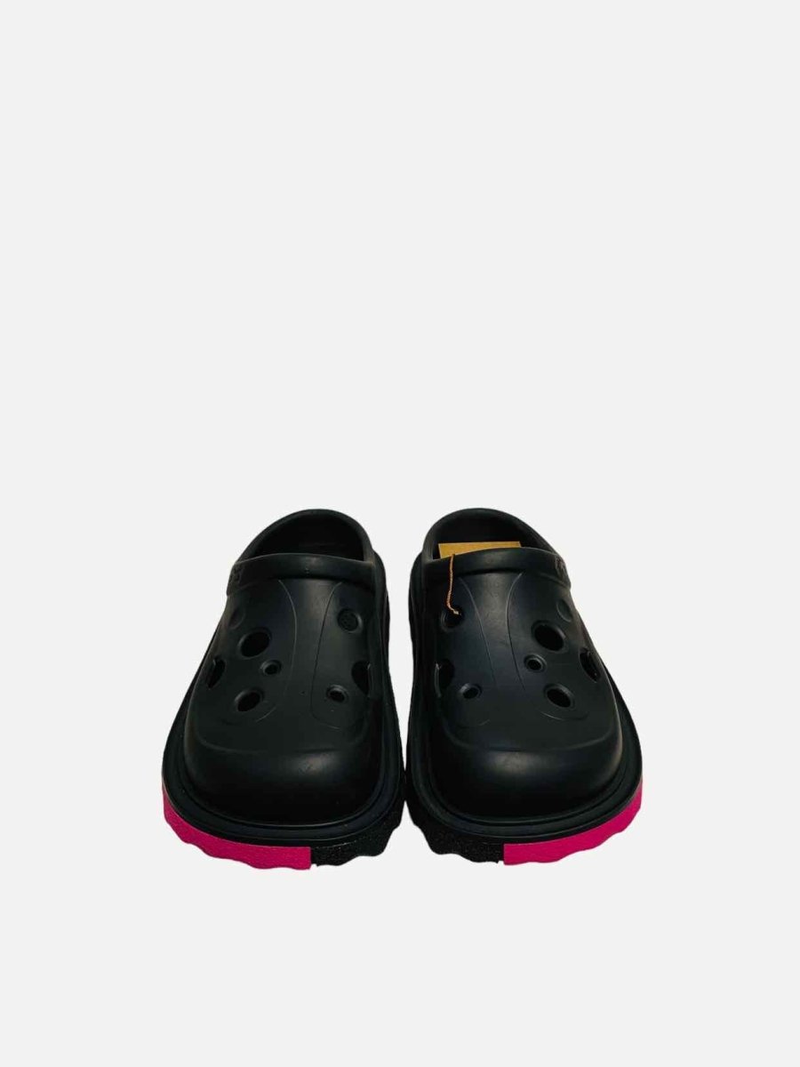 Pre-loved OFF-WHITE Meteor Black & Pink Flats from Reems Closet
