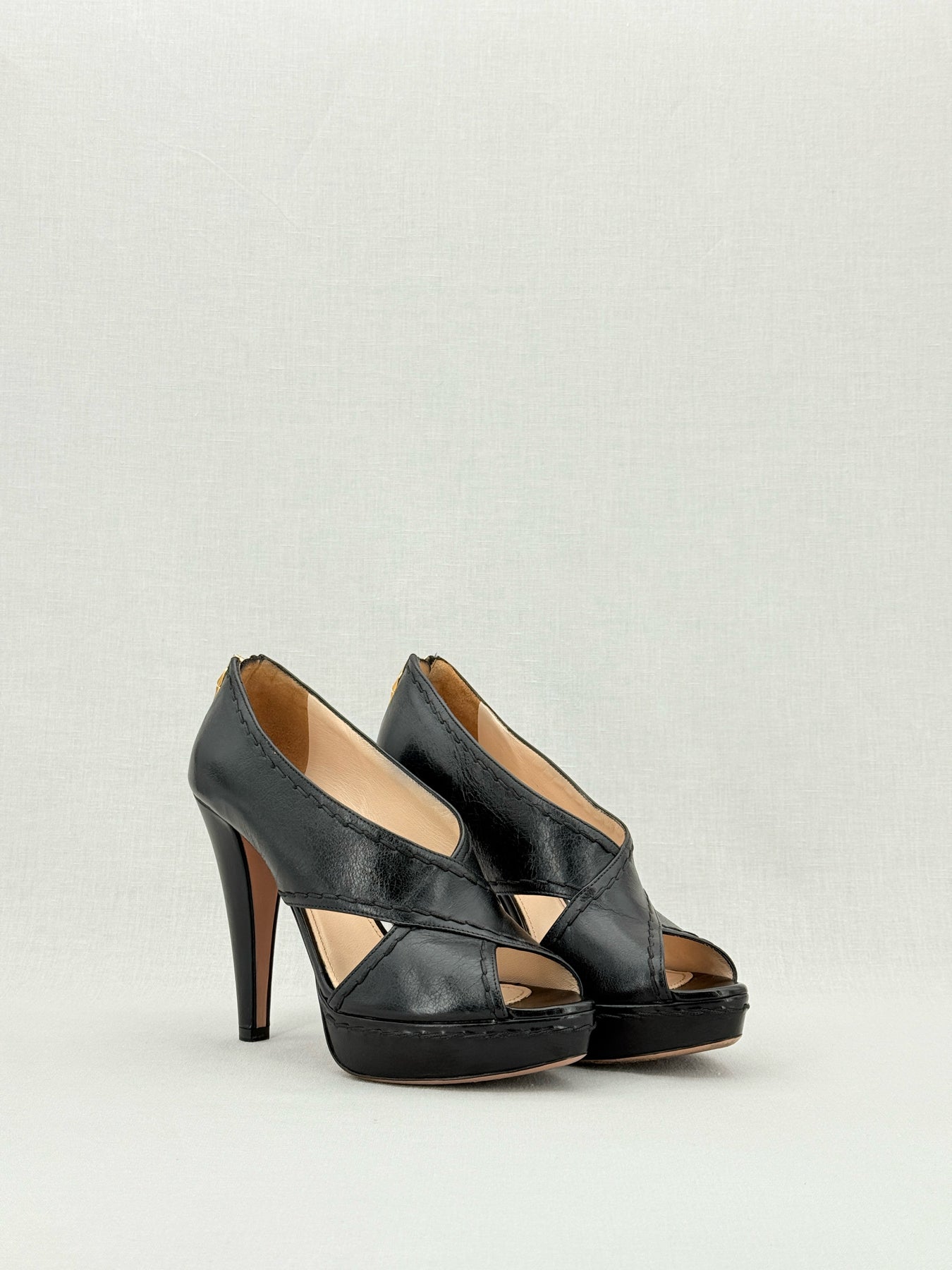PRADA Black Size EU 38.5 Pumps