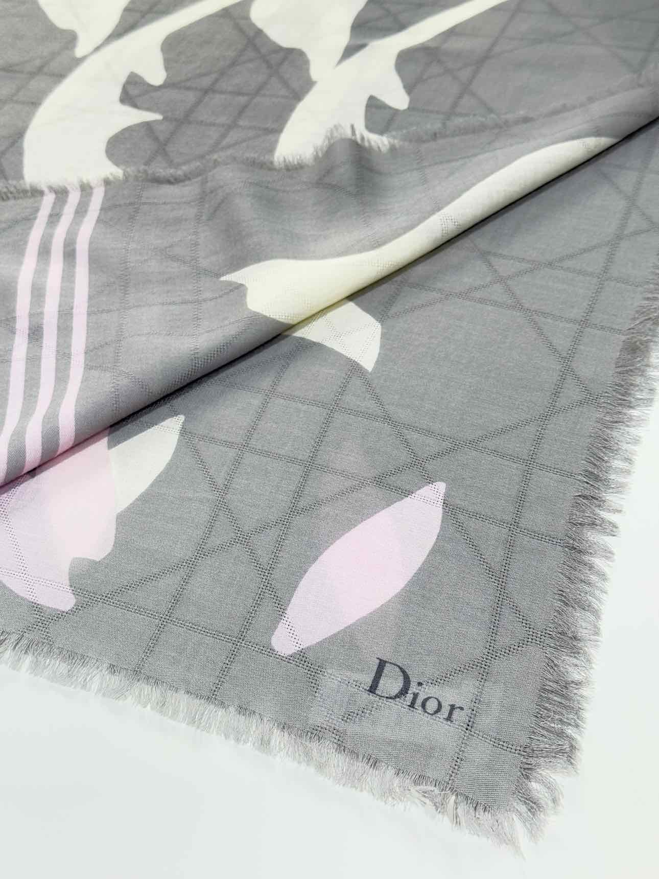 CHRISTIAN DIOR Grey Multicolor Leaf Print Scarf