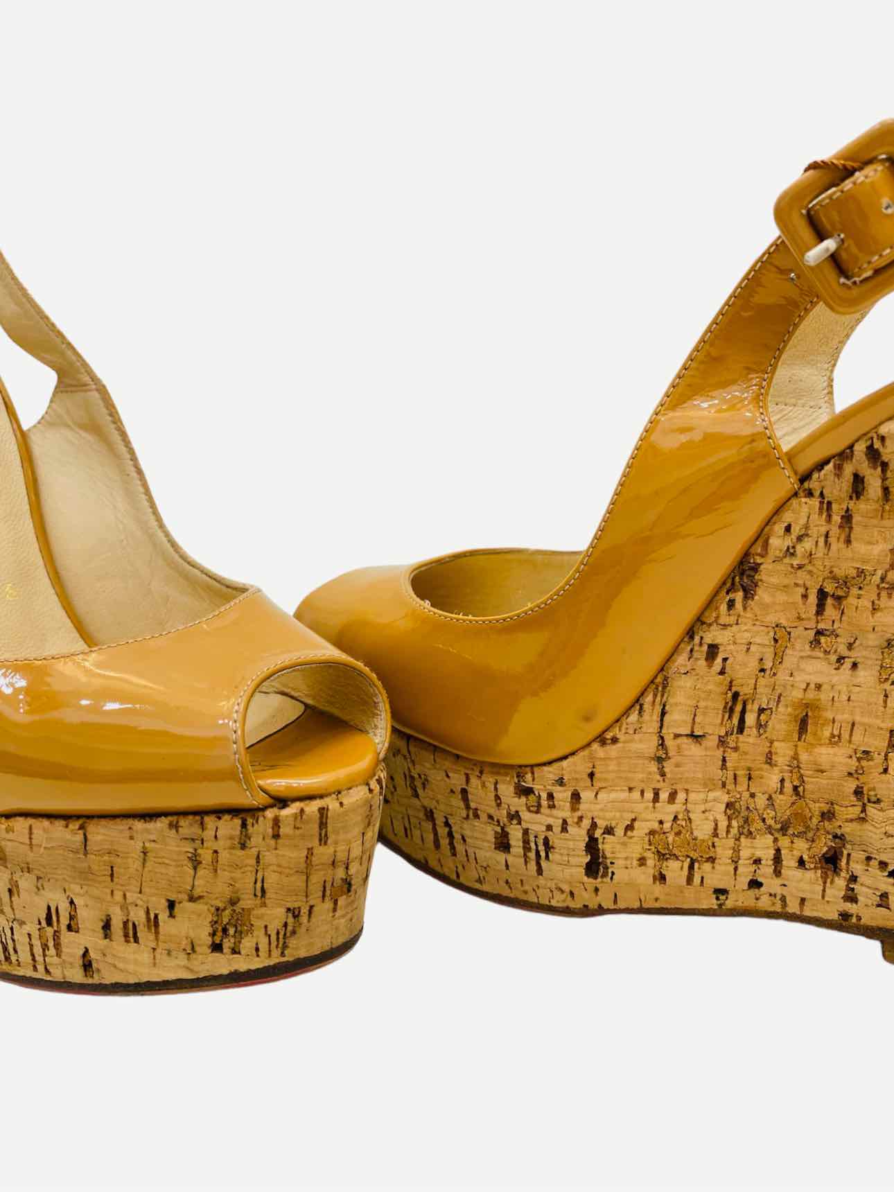 CHRISTIAN LOUBOUTIN Une Plume Sling Beige Wedges