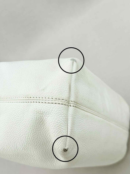 CHANEL White Shoulder Bag