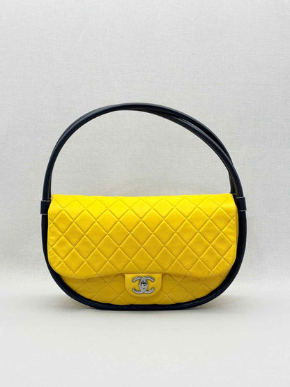 CHANEL Hula Hoop Yellow & Black Quilted Shoulder Bag