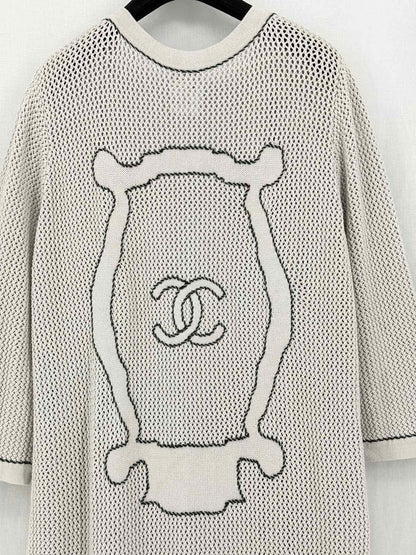 CHANEL Resort 2009 Beige Size US 10 Long Cardigan