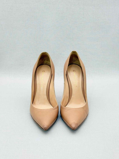 GIANVITO ROSSI Pointed Toe Beige Size EU 35.5 Pumps