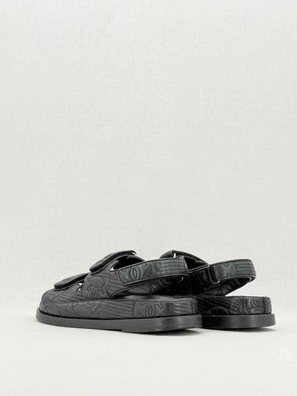 CHANEL Dad Black Quilted Size EU 38.5 Sandals
