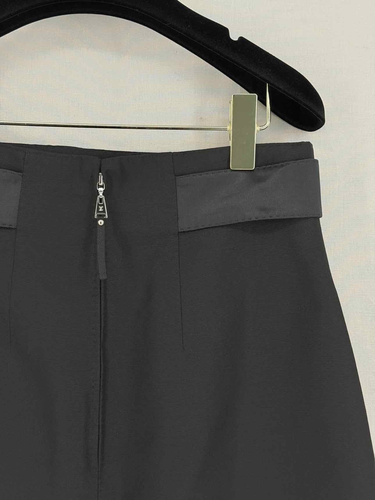 LOUIS VUITTON Black Size US 4 Mini Skirt