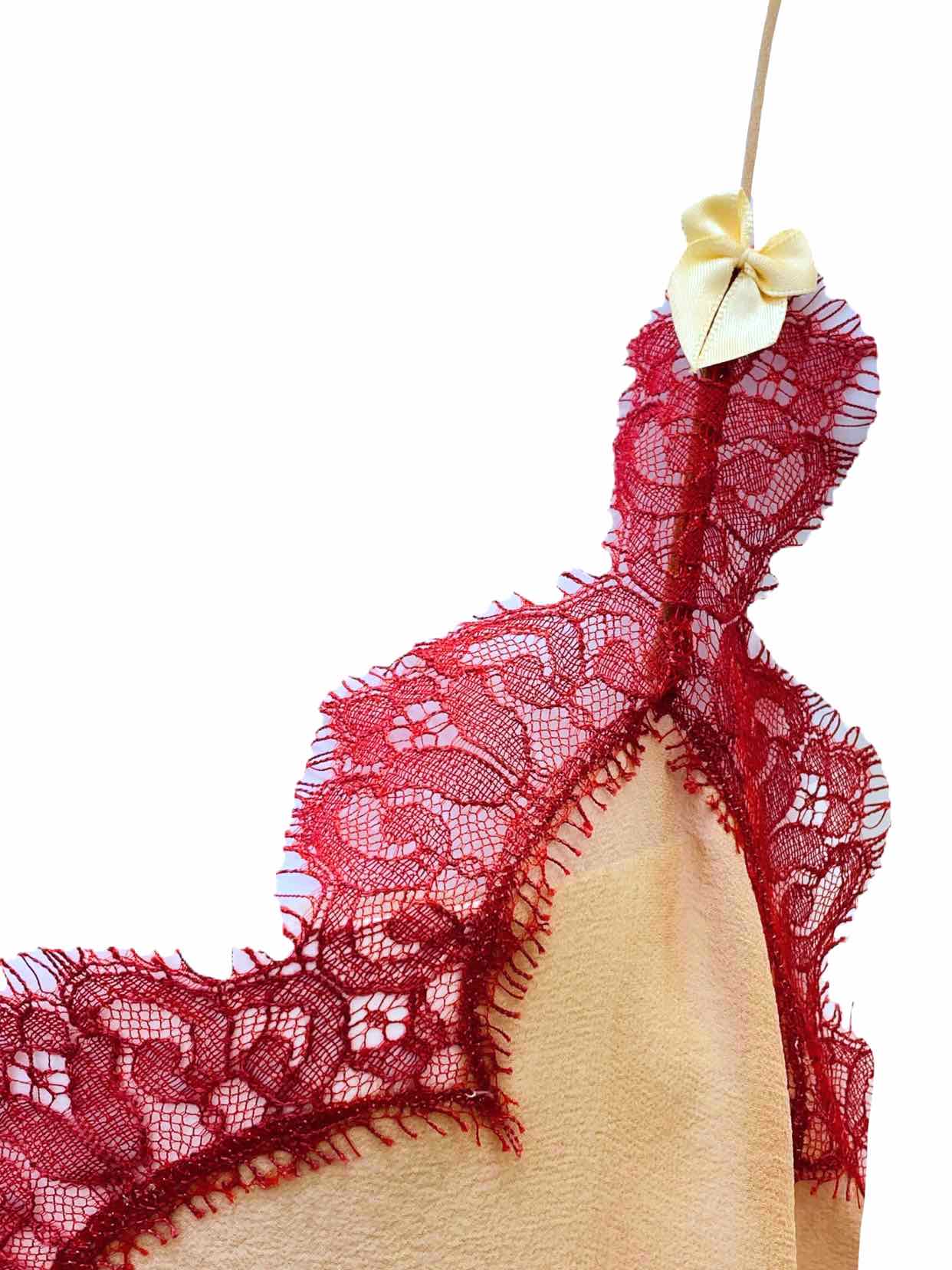 GUCCI Beige & Red Lace Size US 6 Camisole