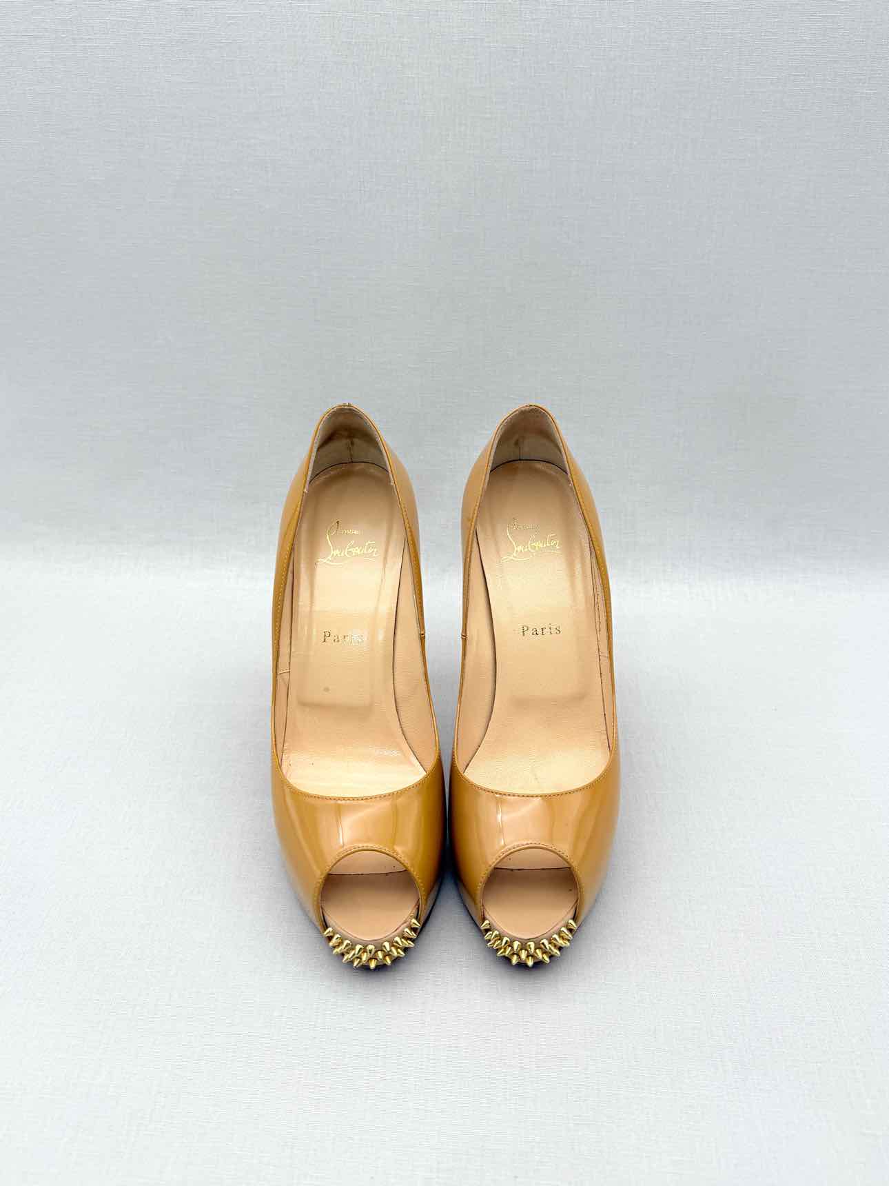 CHRISTIAN LOUBOUTIN Nude Size EU 40.5 Pumps