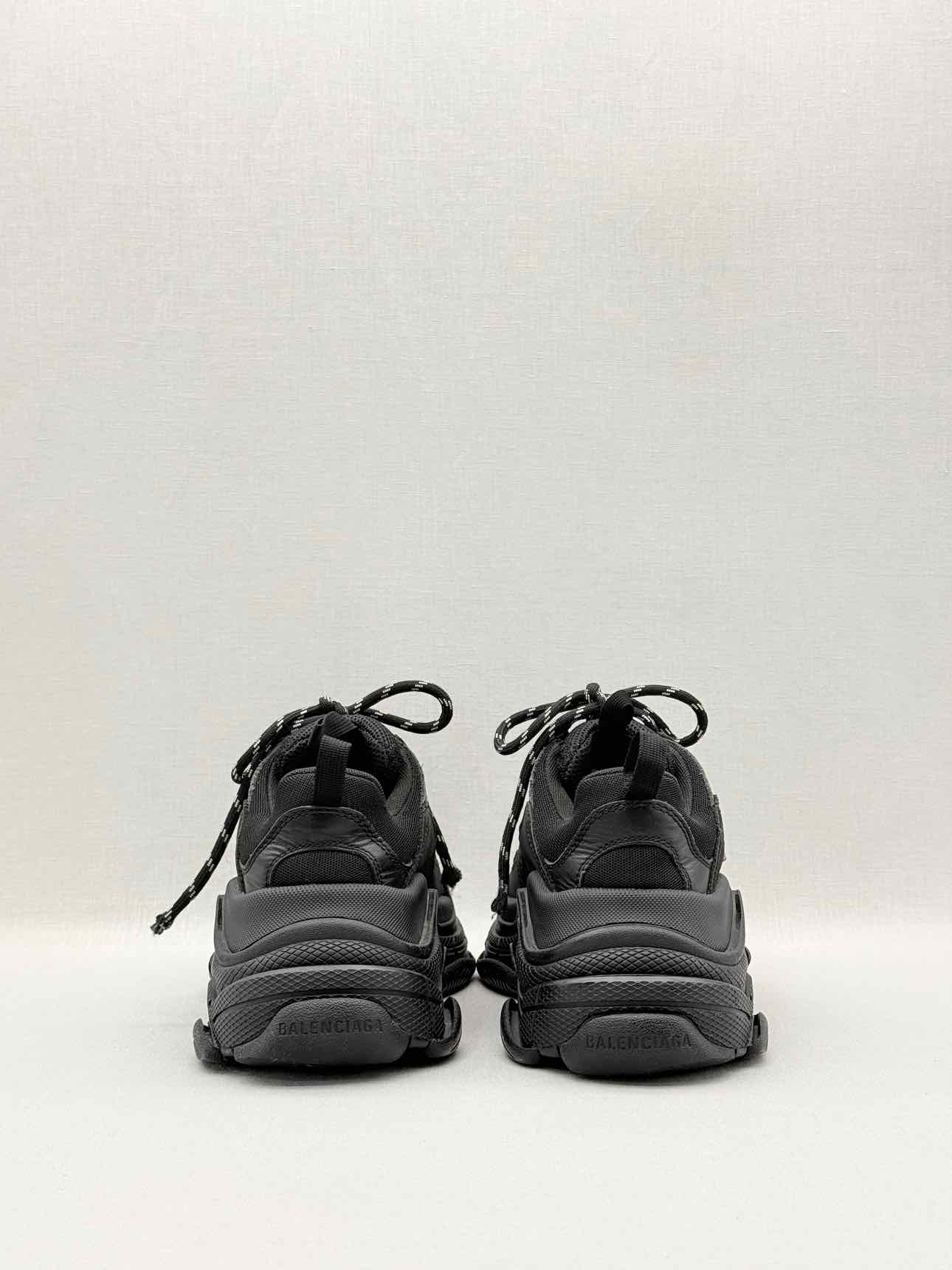 BALENCIAGA Triple S Black Size EU 37 Sneakers