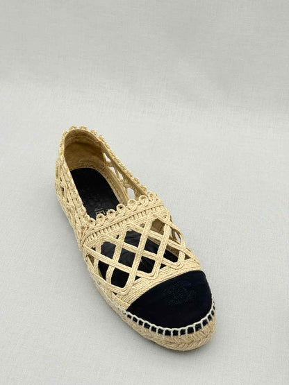 CHANEL Espadrilles Beige & Black Size EU 38 Flats