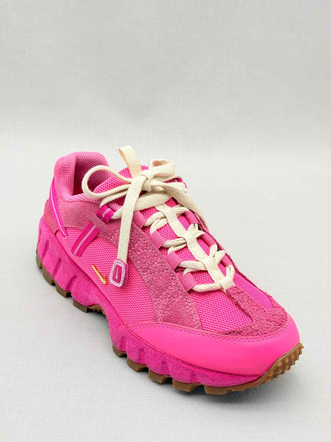 NIKE Air Humara LX Pink Size EU 36.5 Sneakers