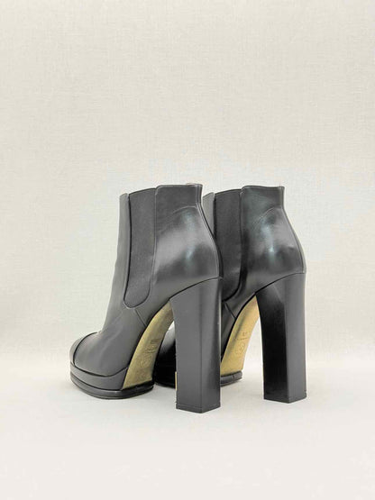 CHANEL Chelsea Black Size EU 39.5 Ankle Boots