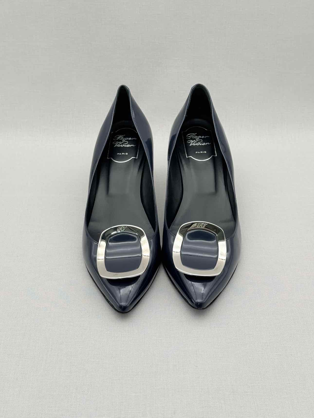 ROGER VIVIER Sexy Choc Navy Blue Size EU 38.5 Pumps