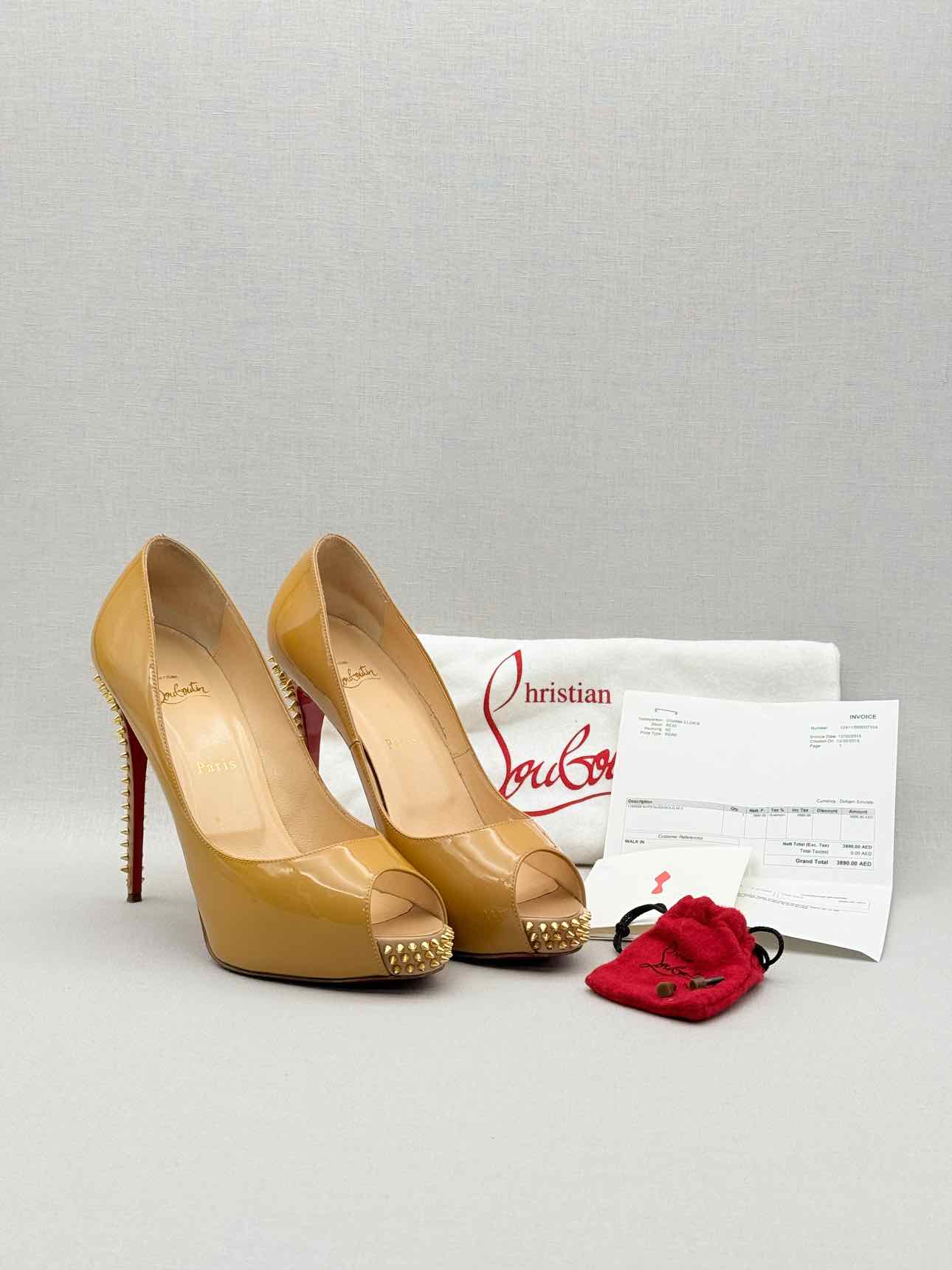 CHRISTIAN LOUBOUTIN Nude Size EU 40.5 Pumps