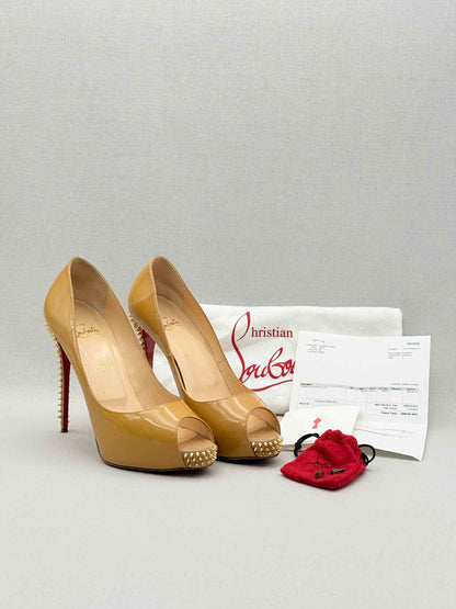 CHRISTIAN LOUBOUTIN Nude Size EU 40.5 Pumps