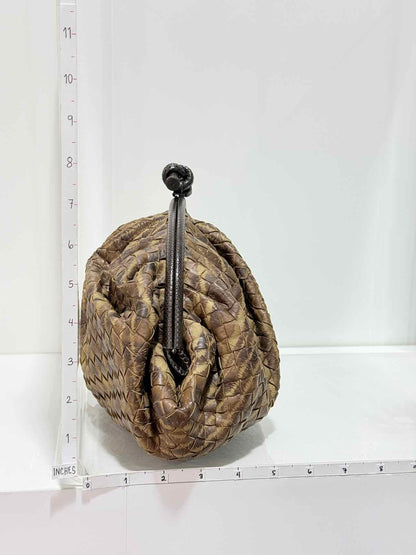 BOTTEGA VENETA Knot Frame Brown Intrecciato Clutch