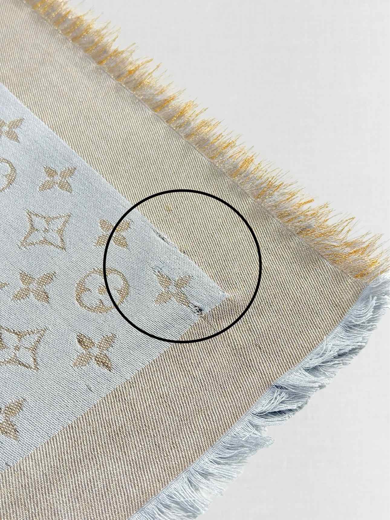 LOUIS VUITTON Grey & Gold Shawl